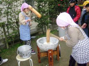 餅つきの様子2