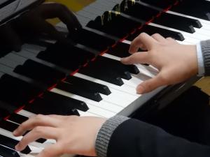 ピアノ