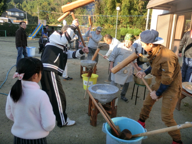 餅つき①