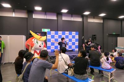 紹介されるシメッチャ