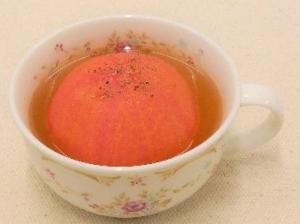 丸ごとトマトのコンソメスープ