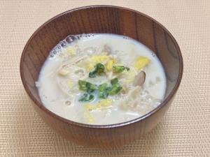 きのこの豆乳みそ汁