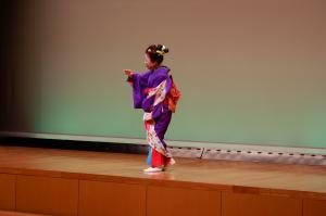 踊りのようす