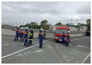 訓練写真　プール取水