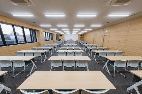 視聴覚室正面写真