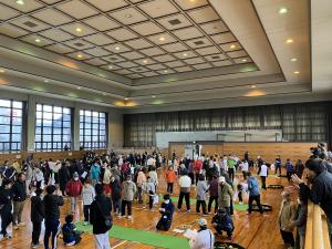 多くの人でにぎわいました